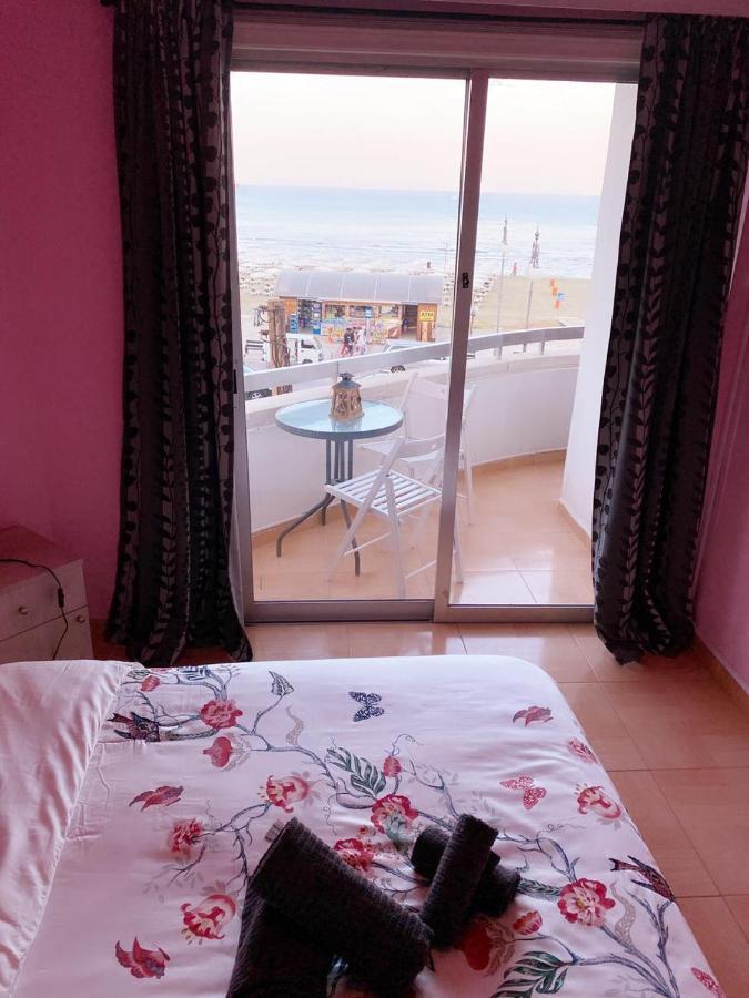 Beach Front Apartment Larnaca Exterior photo