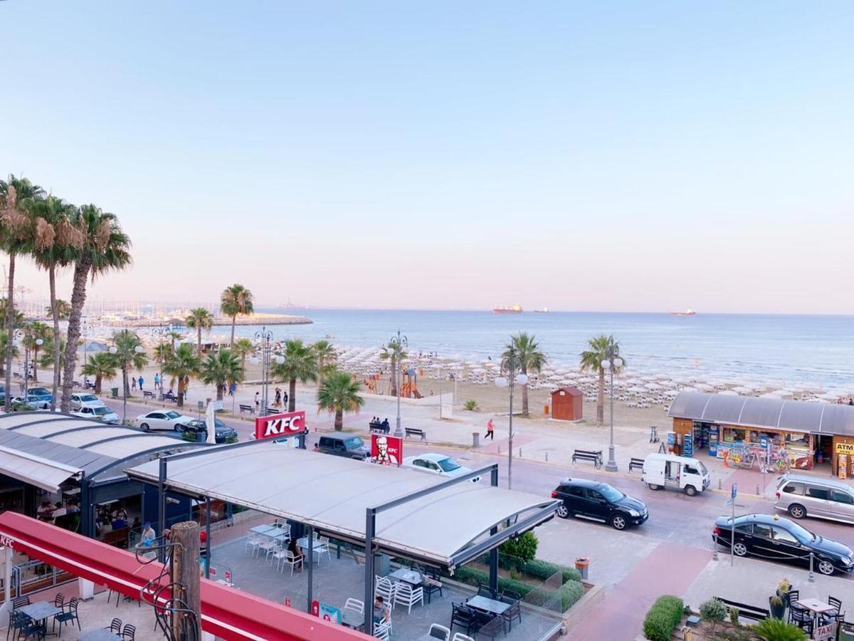Beach Front Apartment Larnaca Exterior photo